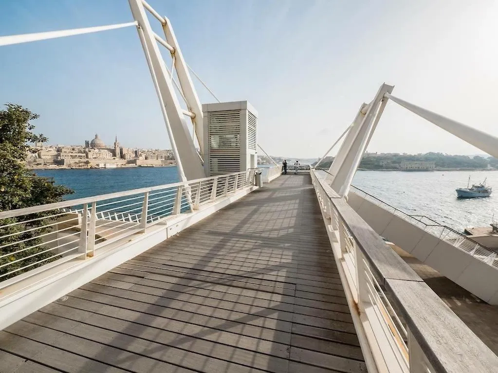 Stunning Apt Sea Views In Tigne Point, With Pool Apartamento Sliema Malta